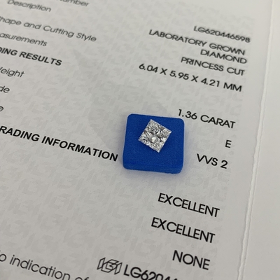1.36CT E VVS2 2EX CVD Princess Cut Lab Groeid Diamant IGI Gecertificeerd