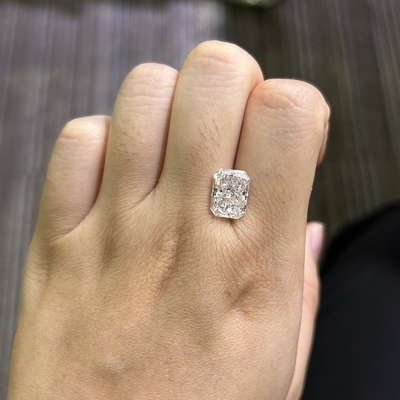 4.37ct Radiant Cut Lab Created Diamond CVD F VS1 EX VG N IGI gecertificeerd