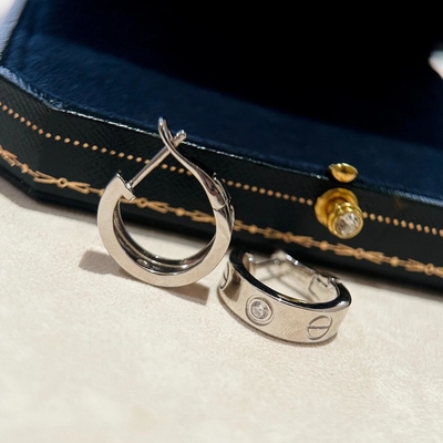 OEM ODM Solid Gold Ohrringe 18k Natural Diamond Love Ohrringe AU750